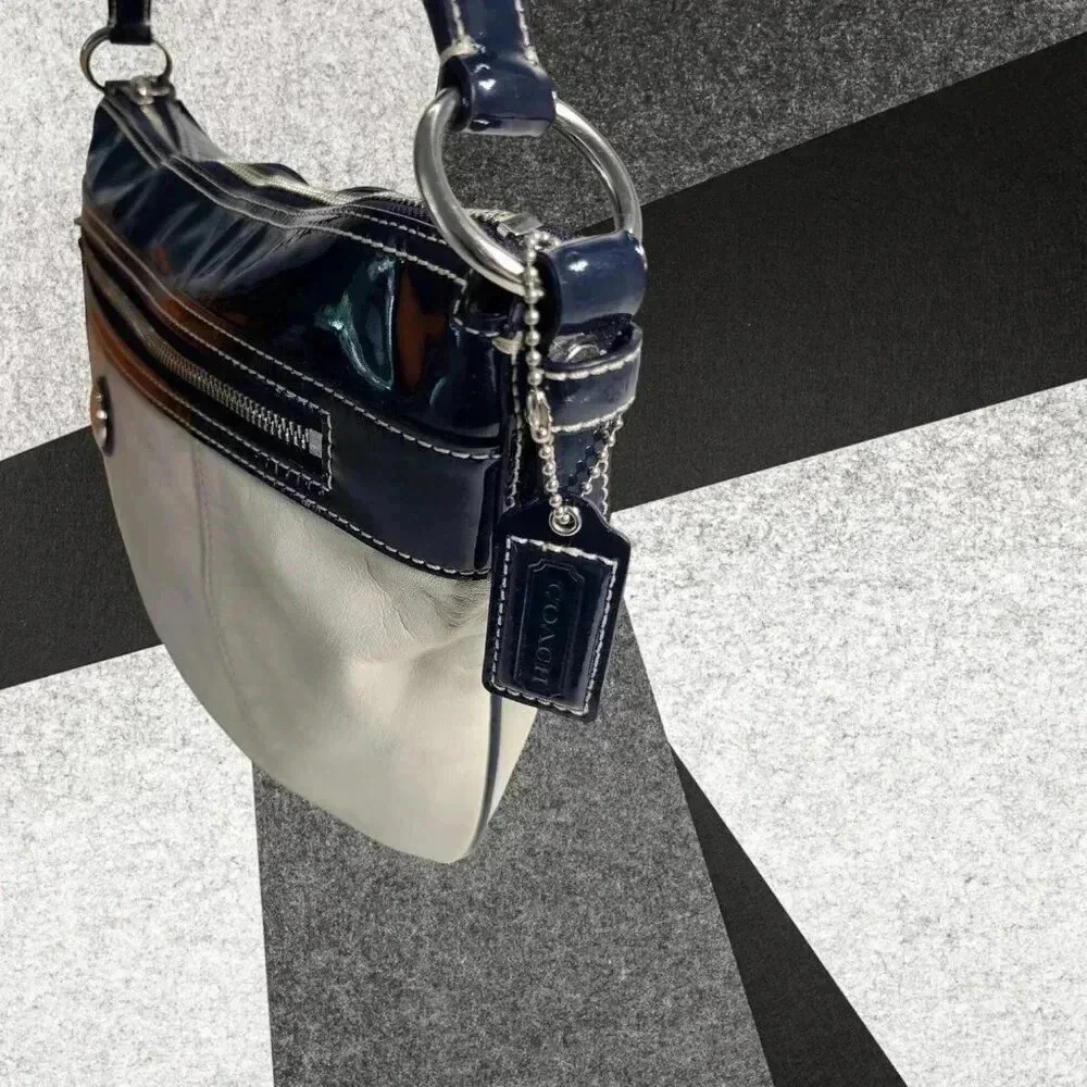 COACH Laura Hobo Bag Navy/cream - Picture 11 of 16